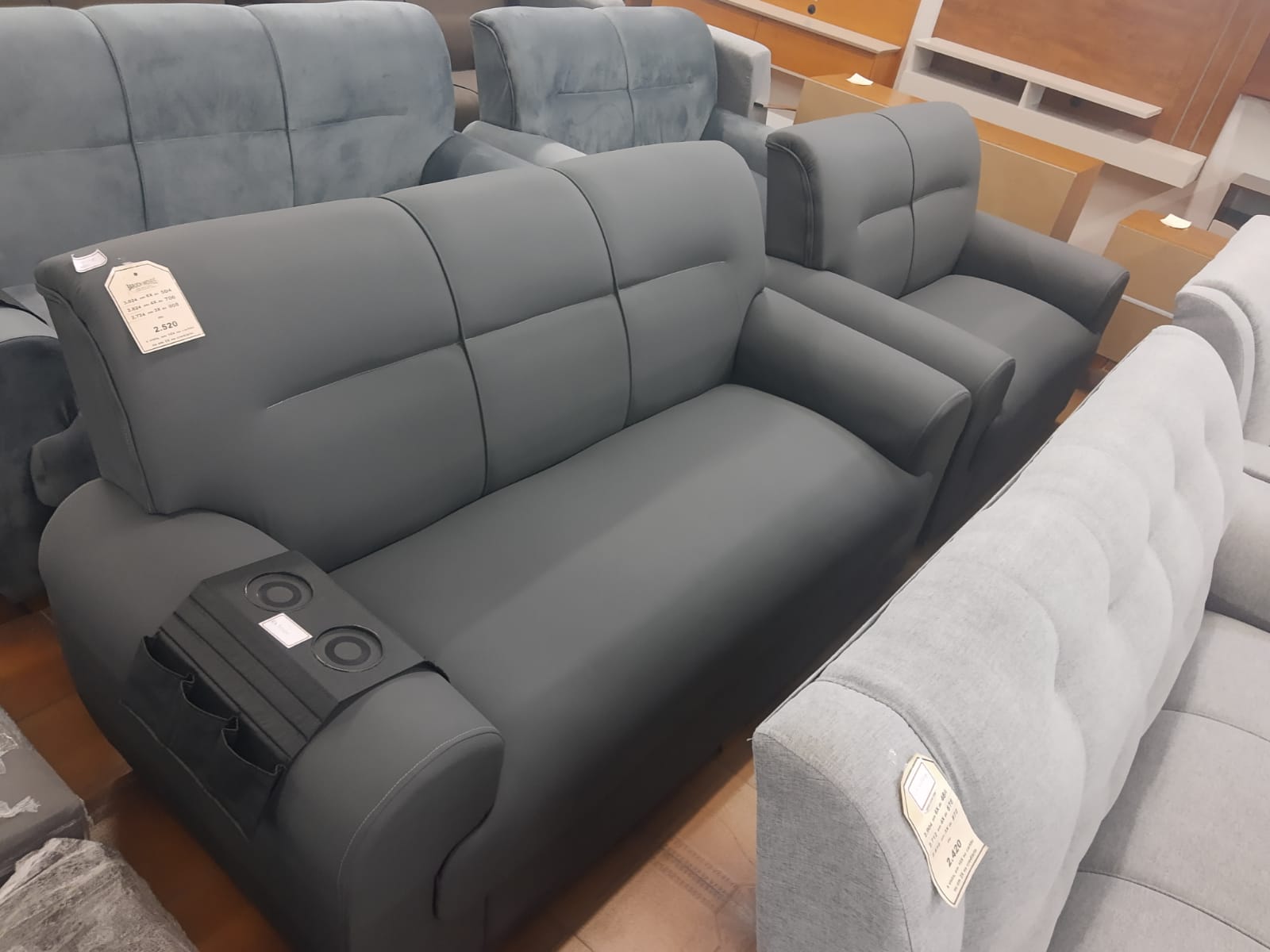 Conjunto de Sofá LeA Veneza 3.2 lugares Corvin — Cores Diversas