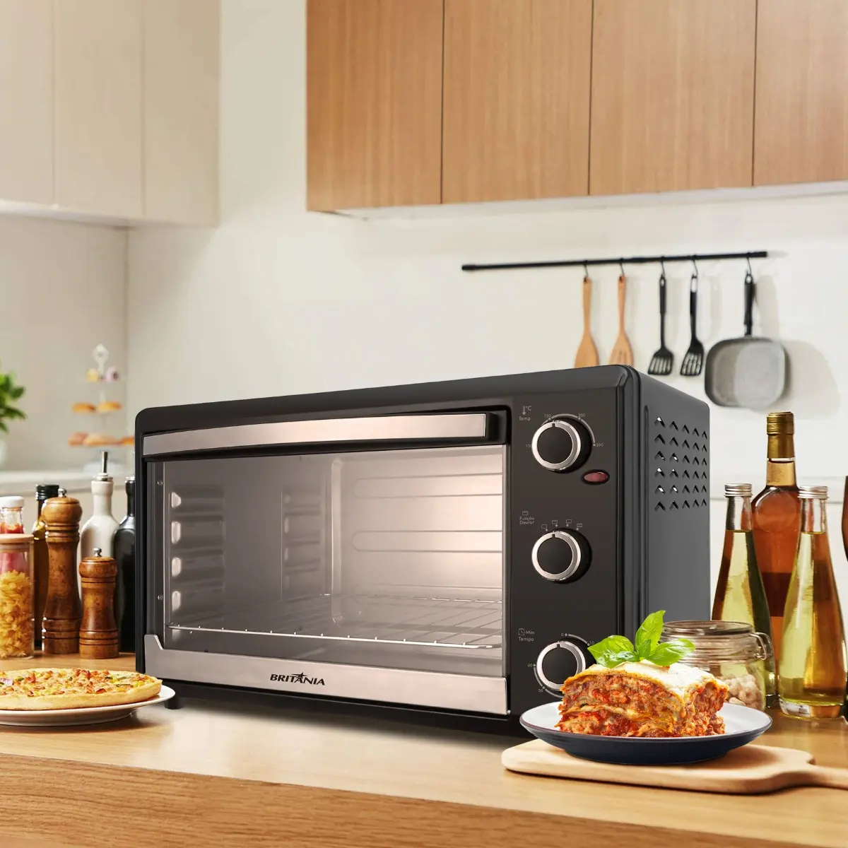 Forno Elétrico Britânia BFE 44L — Preto