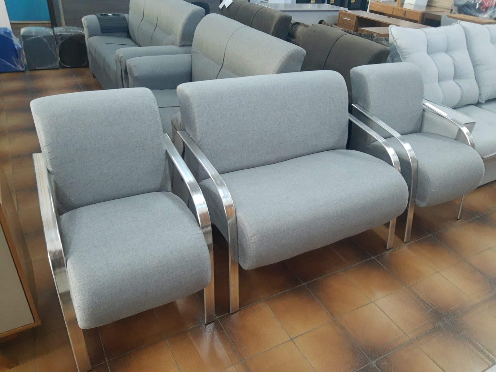 Conjunto de Poltronas Quinestofados Gabriela — Cinza claro