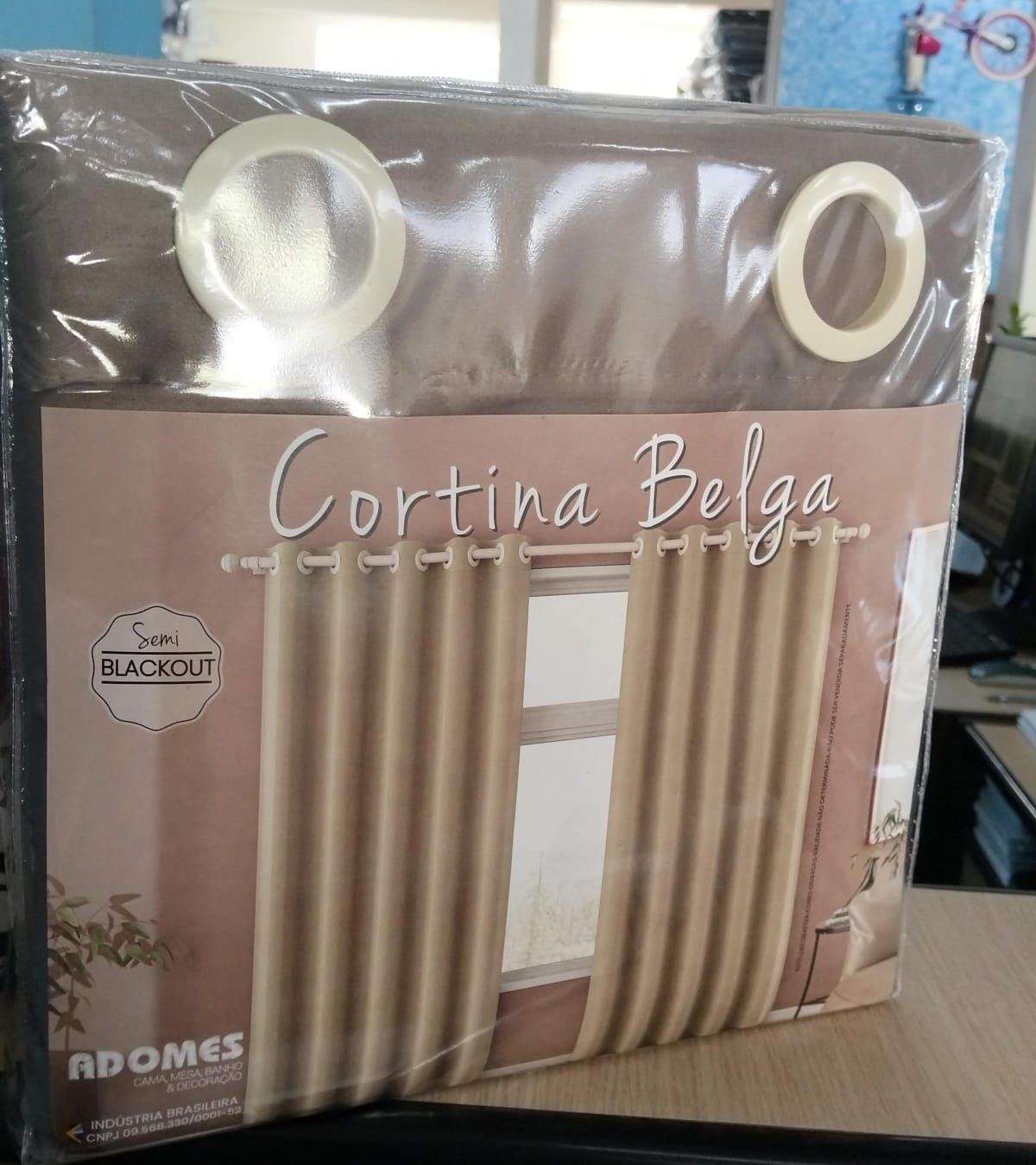 Cortina Adomes Belga 2,60 x 3,00m Semi-Blackout — Marrom